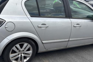 Reservoir essence OPEL ASTRA H