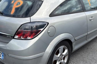 Reservoir essence OPEL ASTRA H