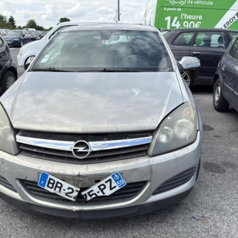 Reservoir essence OPEL ASTRA H Photo n°8