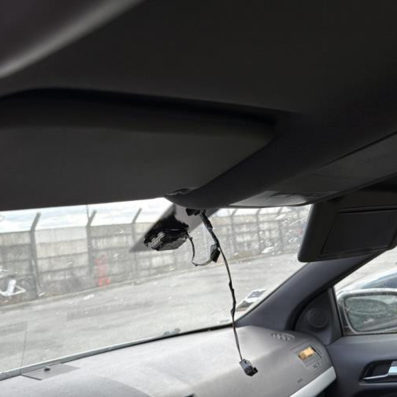 Reservoir essence OPEL ASTRA H Photo n°12