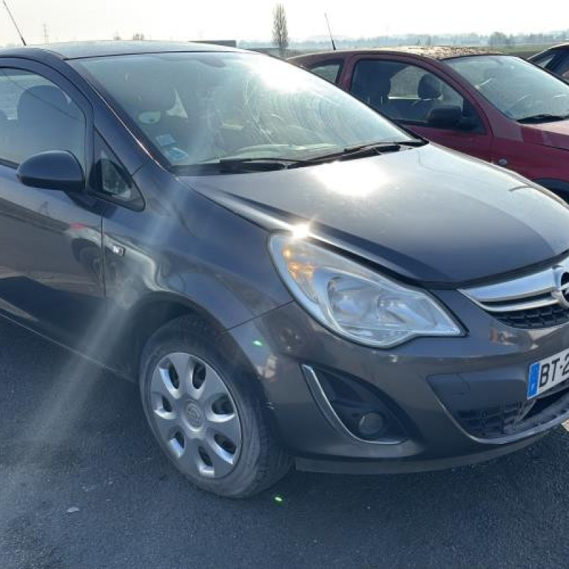 Reservoir essence OPEL CORSA D Photo n°2