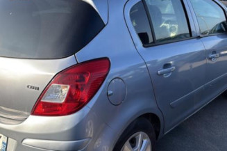 Reservoir essence OPEL CORSA D