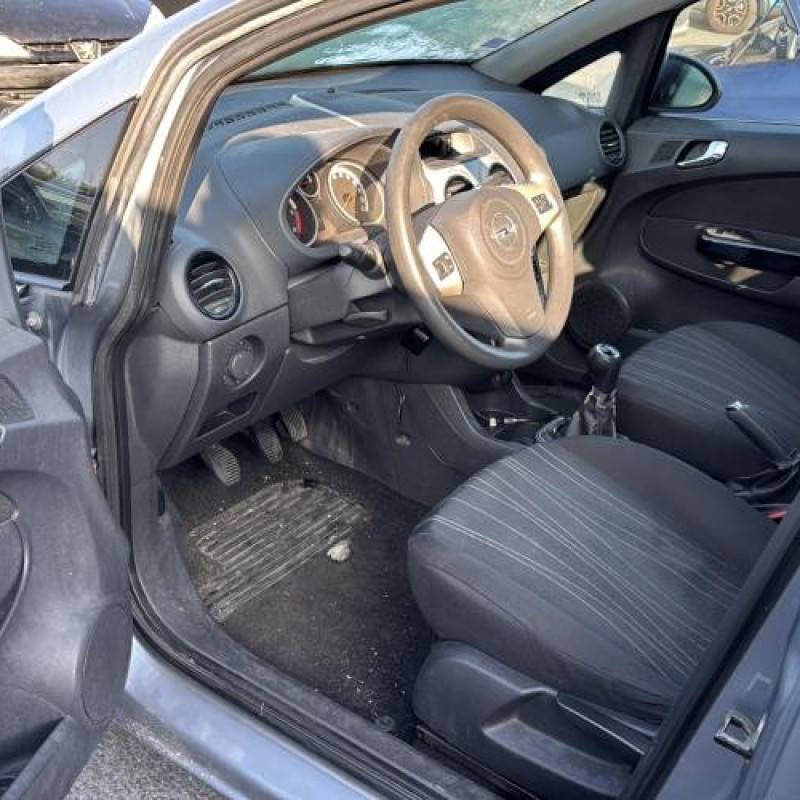 Reservoir essence OPEL CORSA D Photo n°9