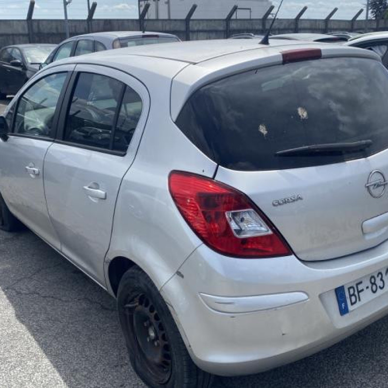 Reservoir essence OPEL CORSA D Photo n°15