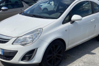 Reservoir essence OPEL CORSA D Photo n°1