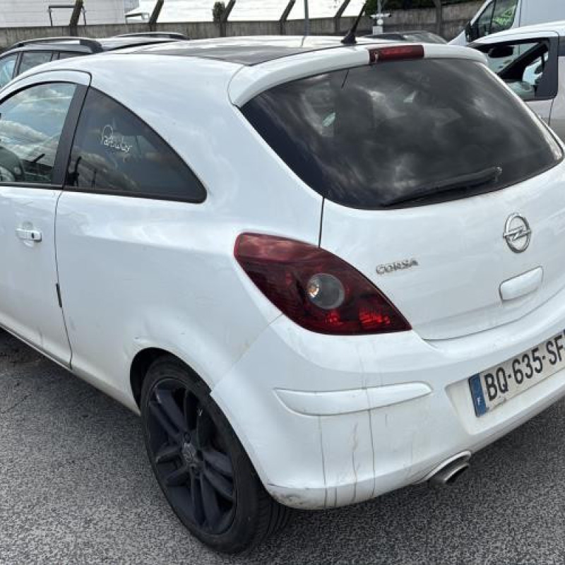 Reservoir essence OPEL CORSA D Photo n°15