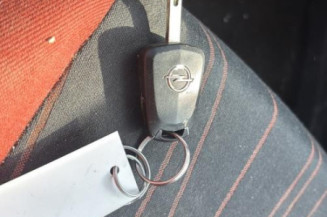 Reservoir essence OPEL CORSA D