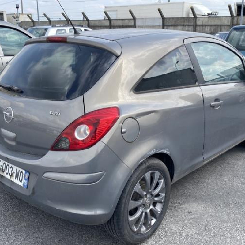 Reservoir essence OPEL CORSA D Photo n°4