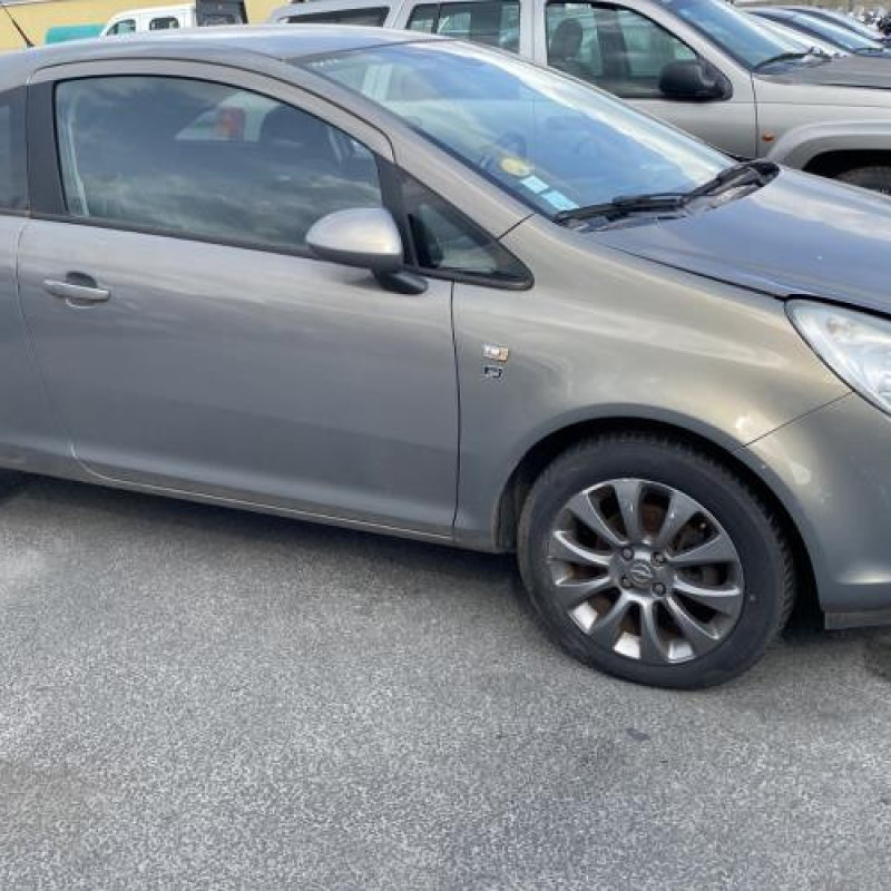 Reservoir essence OPEL CORSA D Photo n°8