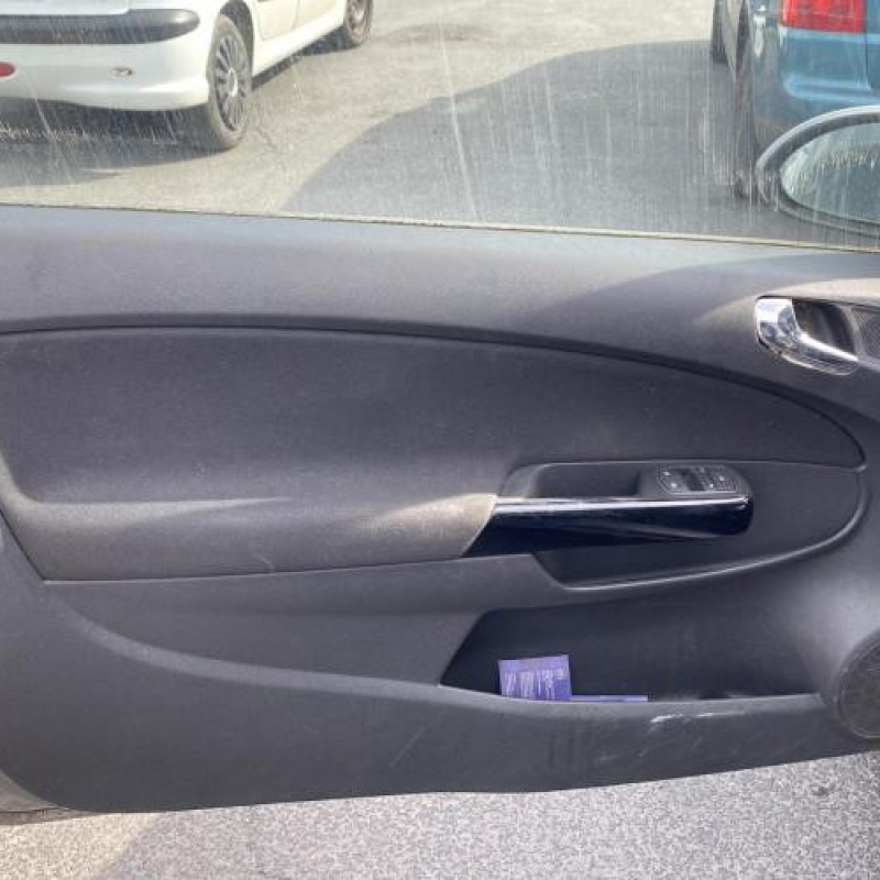 Reservoir essence OPEL CORSA D Photo n°10