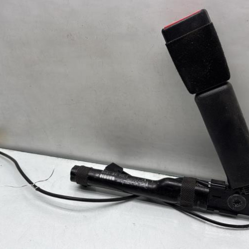 Pretensionneur de ceinture avant droit OPEL MERIVA B Photo n°1