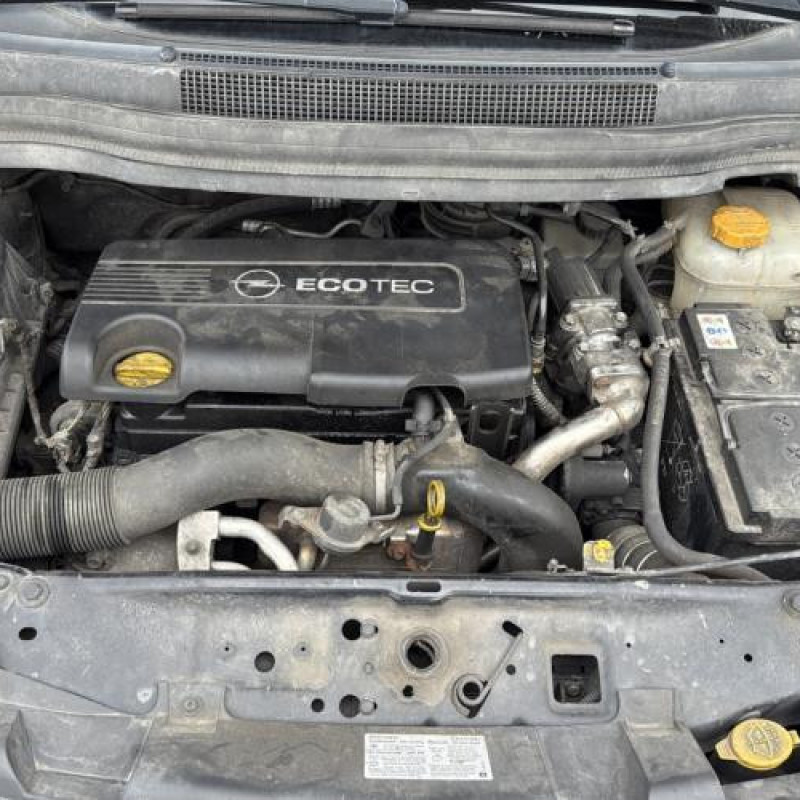 Reservoir essence OPEL ZAFIRA B Photo n°9
