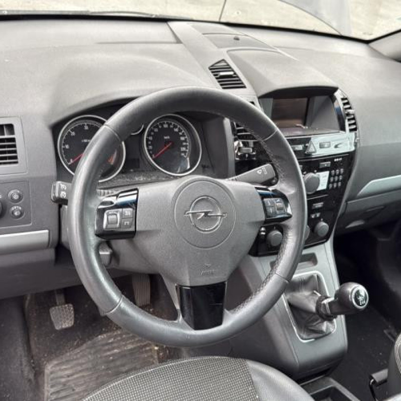 Reservoir essence OPEL ZAFIRA B Photo n°12