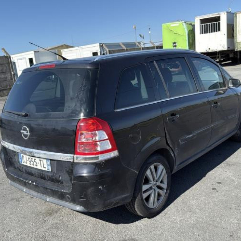Reservoir essence OPEL ZAFIRA B Photo n°3