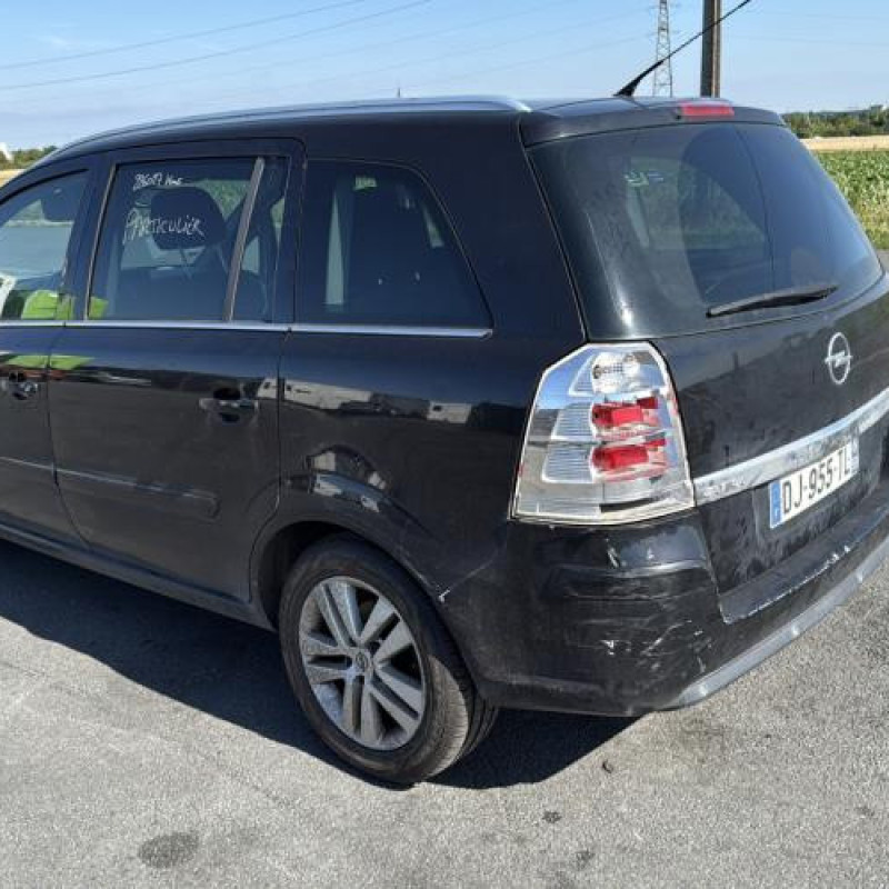 Reservoir essence OPEL ZAFIRA B Photo n°4
