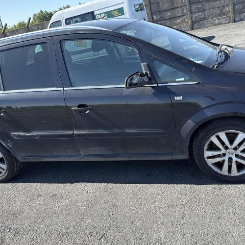 Reservoir essence OPEL ZAFIRA B Photo n°6