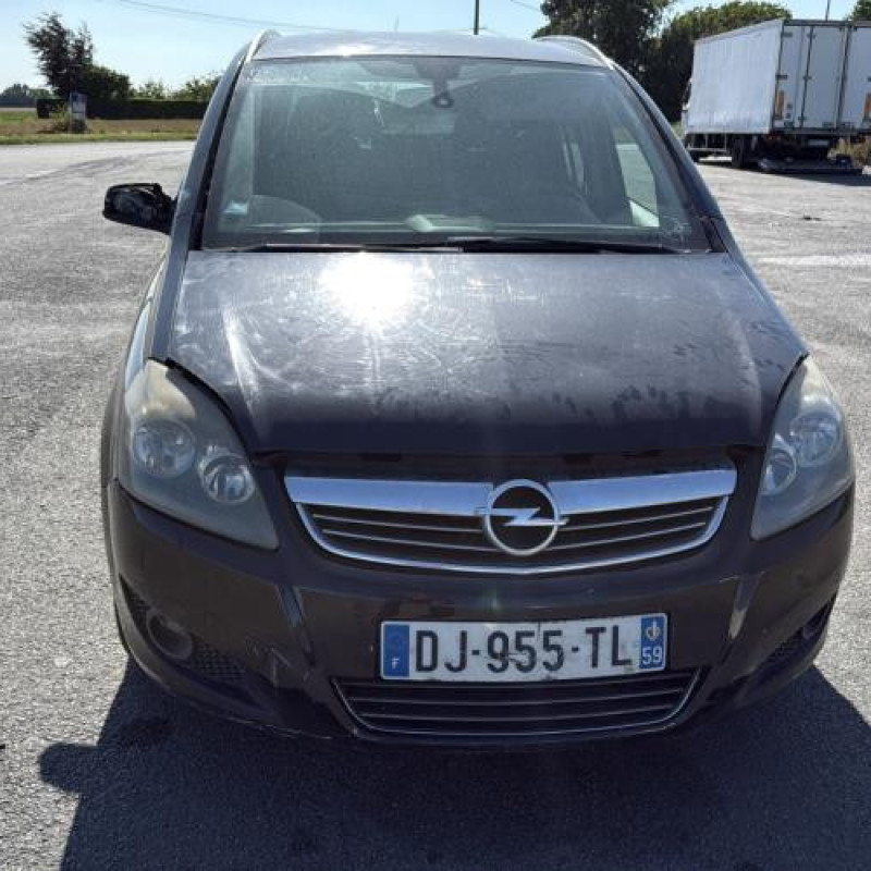 Reservoir essence OPEL ZAFIRA B Photo n°7