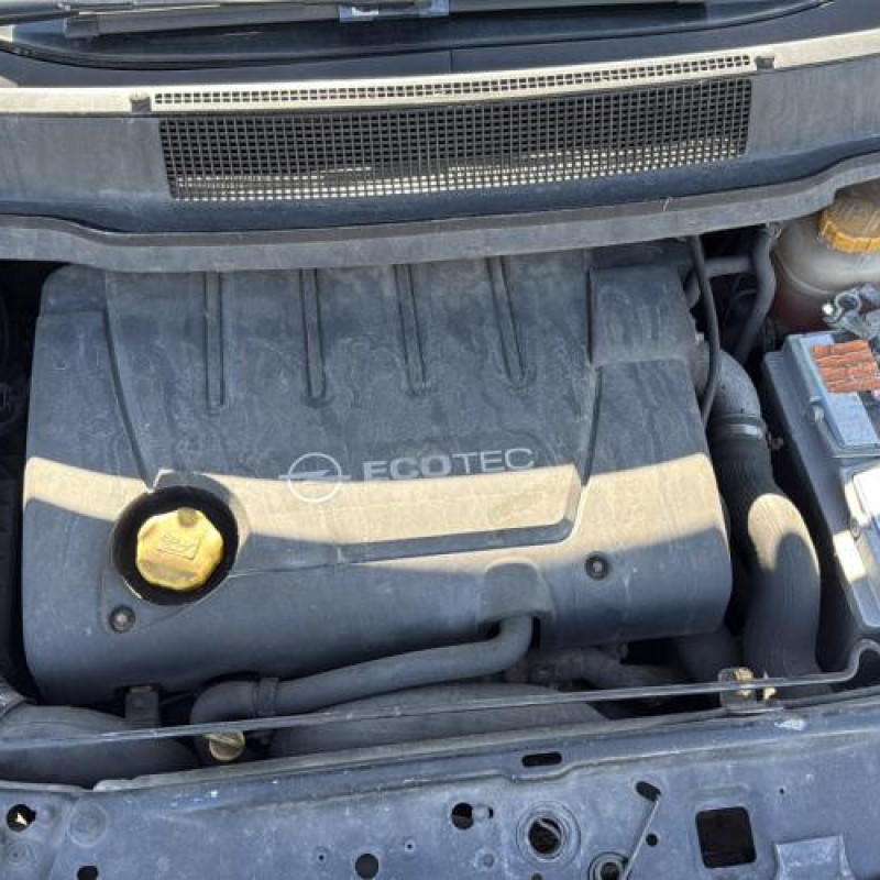 Reservoir essence OPEL ZAFIRA B Photo n°8
