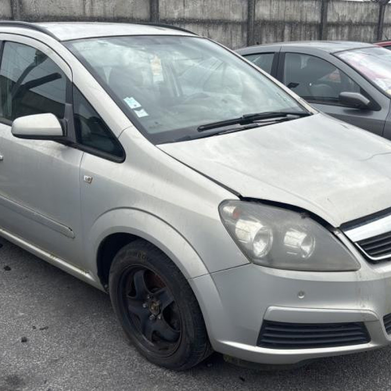 Reservoir essence OPEL ZAFIRA B Photo n°2