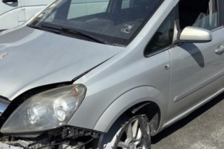 Reservoir essence OPEL ZAFIRA B Photo n°1