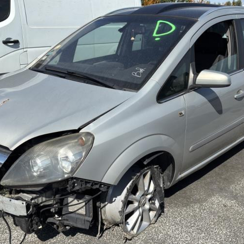 Reservoir essence OPEL ZAFIRA B Photo n°1