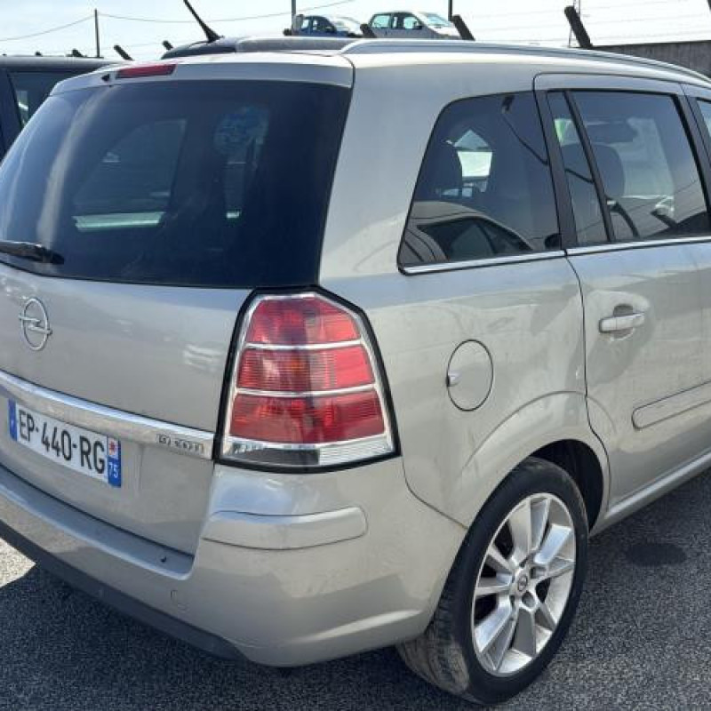 Reservoir essence OPEL ZAFIRA B Photo n°3