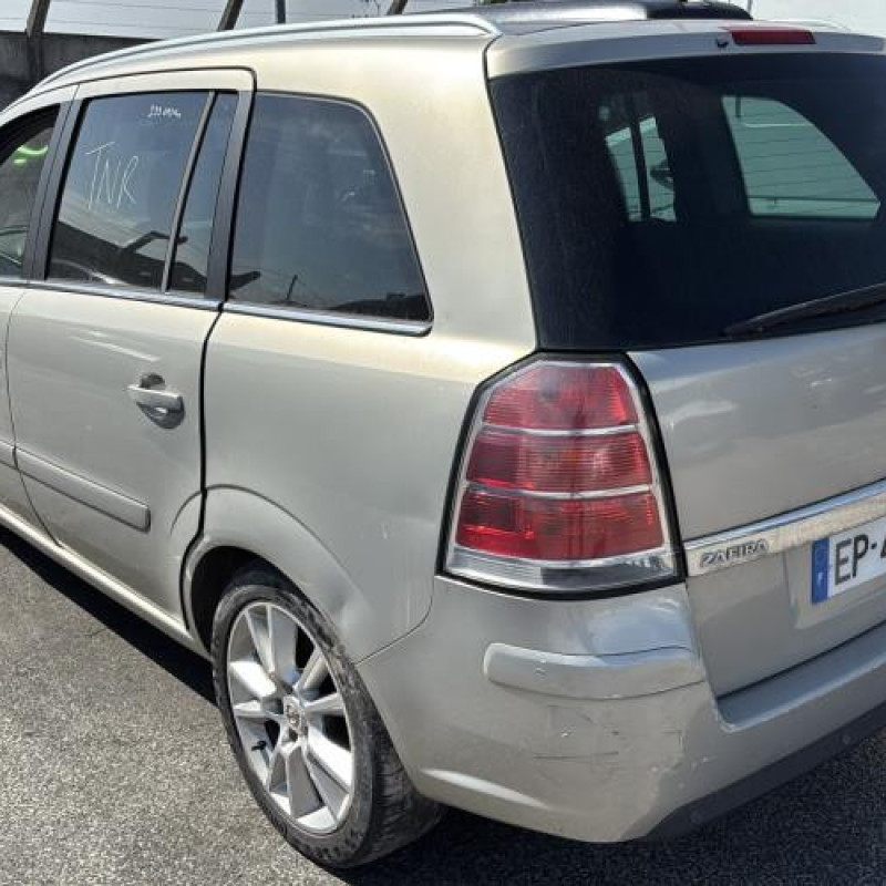 Reservoir essence OPEL ZAFIRA B Photo n°4