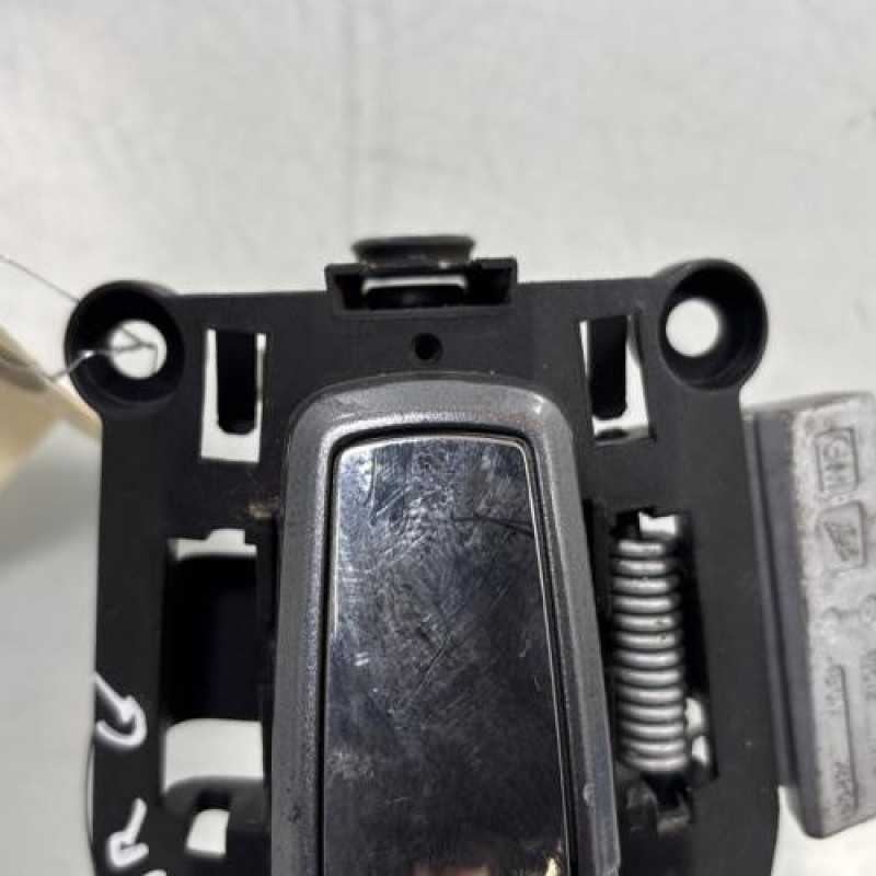 Poignee porte arriere gauche OPEL MOKKA 1 Photo n°2