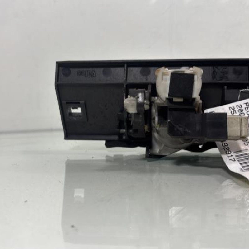 Bouton de coffre PEUGEOT 206 Photo n°3