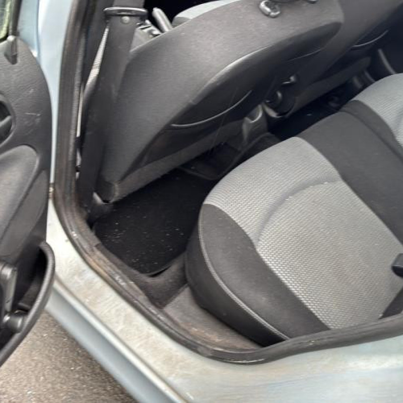 Bouton de coffre PEUGEOT 206 Photo n°14