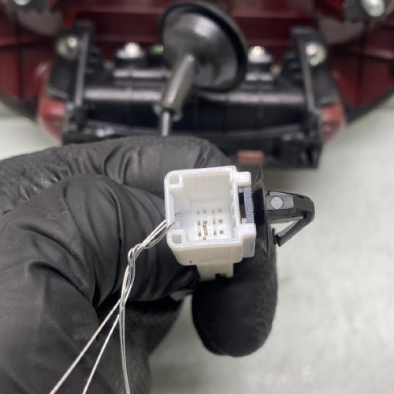 Bouton de coffre HYUNDAI I 10 2 Photo n°3