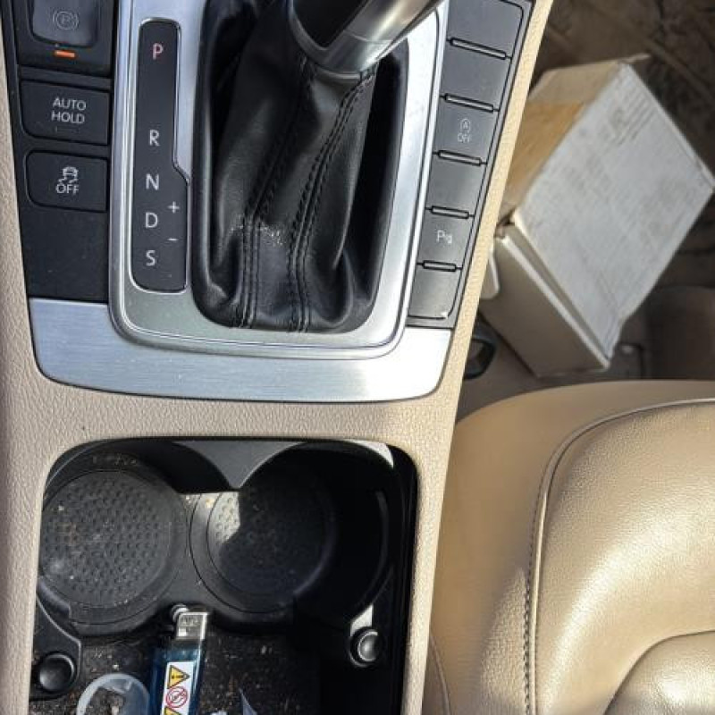 Bouton de coffre VOLKSWAGEN PASSAT 6 Photo n°16