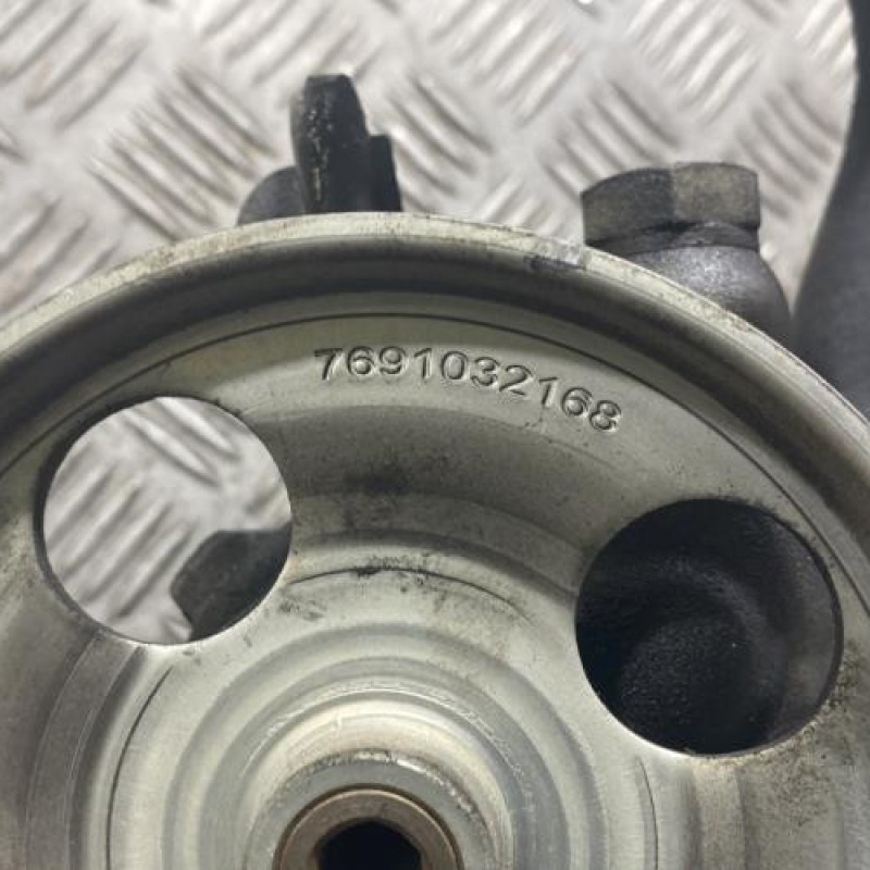 Pompe de direction CITROEN JUMPER 3 Photo n°2