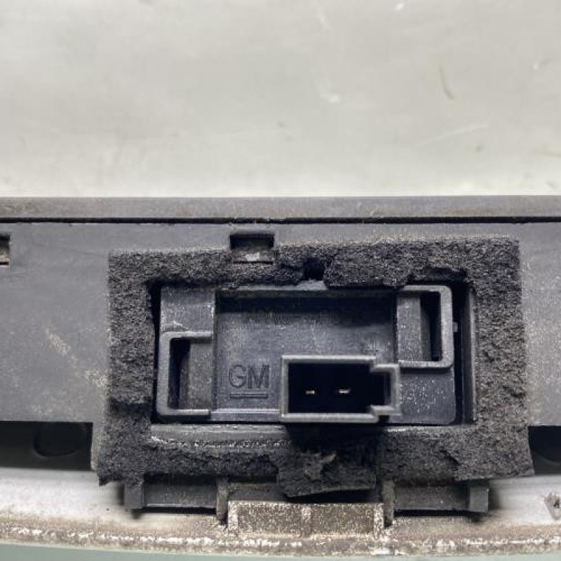 Bouton de coffre OPEL CORSA D Photo n°4