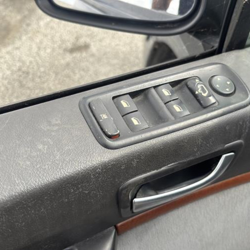 Bouton de coffre CITROEN C8 Photo n°17