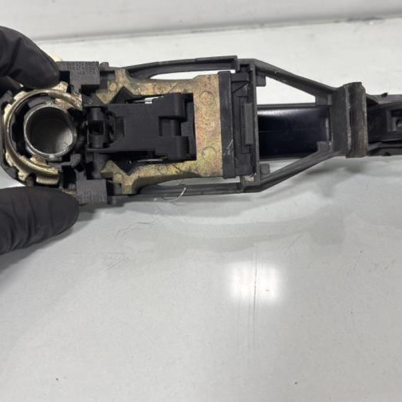 Poignee porte arriere droit VOLKSWAGEN POLO 4 Photo n°3