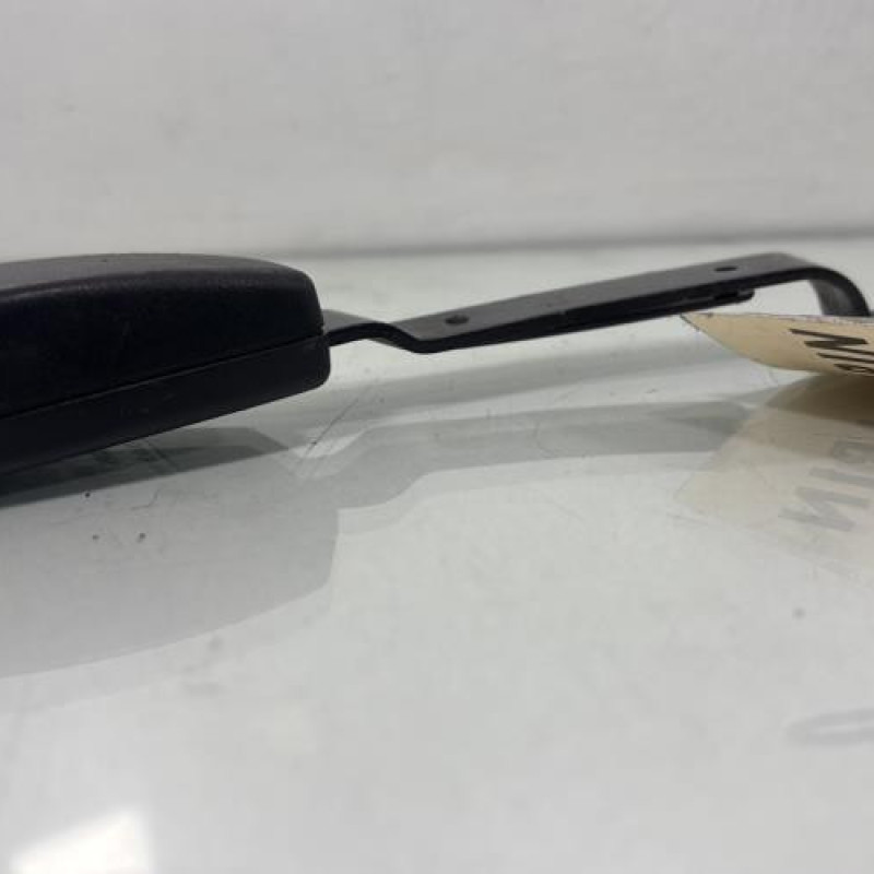 Attache ceinture avant droit VOLKSWAGEN POLO 4 Photo n°3