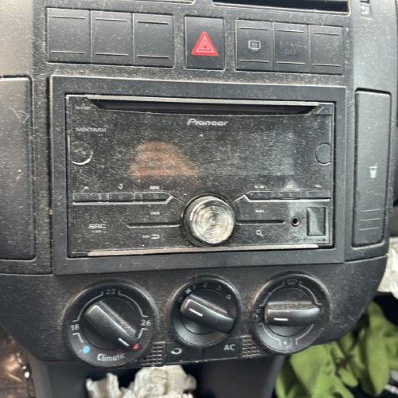 Poignee interieur avant droit VOLKSWAGEN POLO 4 Photo n°20