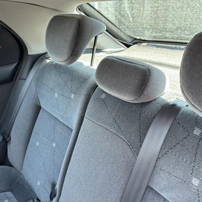 Attache ceinture arriere gauche CITROEN XSARA Photo n°15