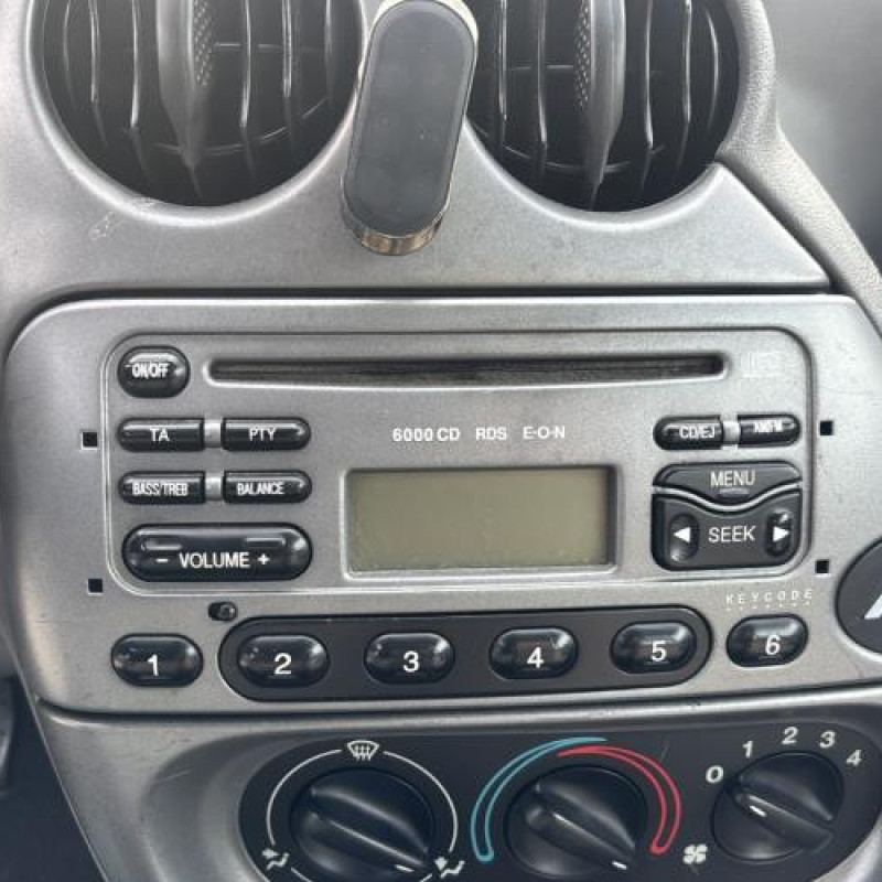 Poignee porte avant droit FORD KA 1 Photo n°20