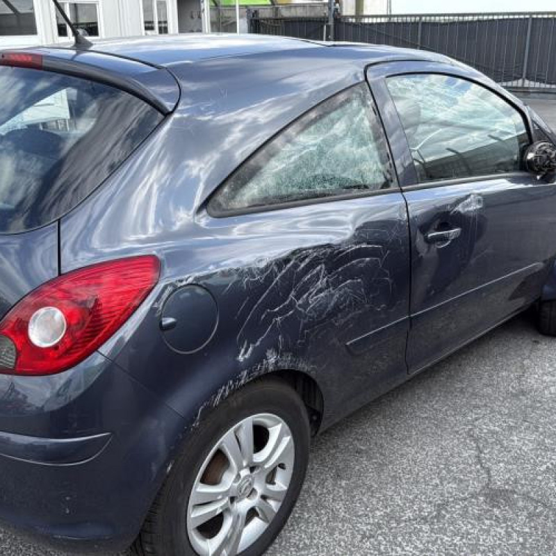 Feu arriere principal droit (feux) OPEL CORSA D Photo n°8