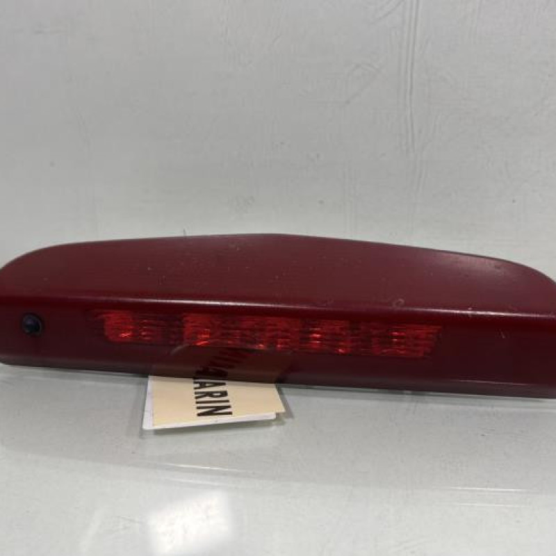 Feu arriere stop central OPEL CORSA D Photo n°3