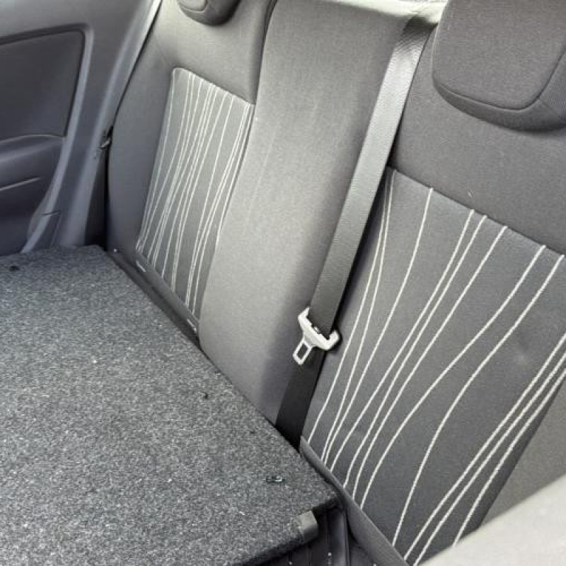 Feu arriere stop central OPEL CORSA D Photo n°15