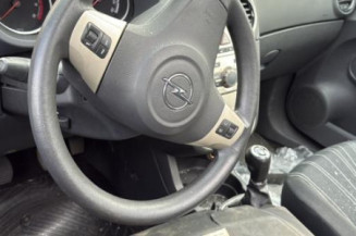 Feu arriere stop central OPEL CORSA D