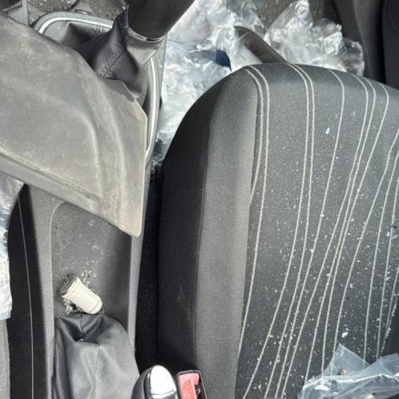 Feu arriere stop central OPEL CORSA D Photo n°18