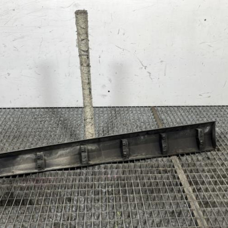 Baguette de porte avant droite RENAULT MEGANE 3 Photo n°4