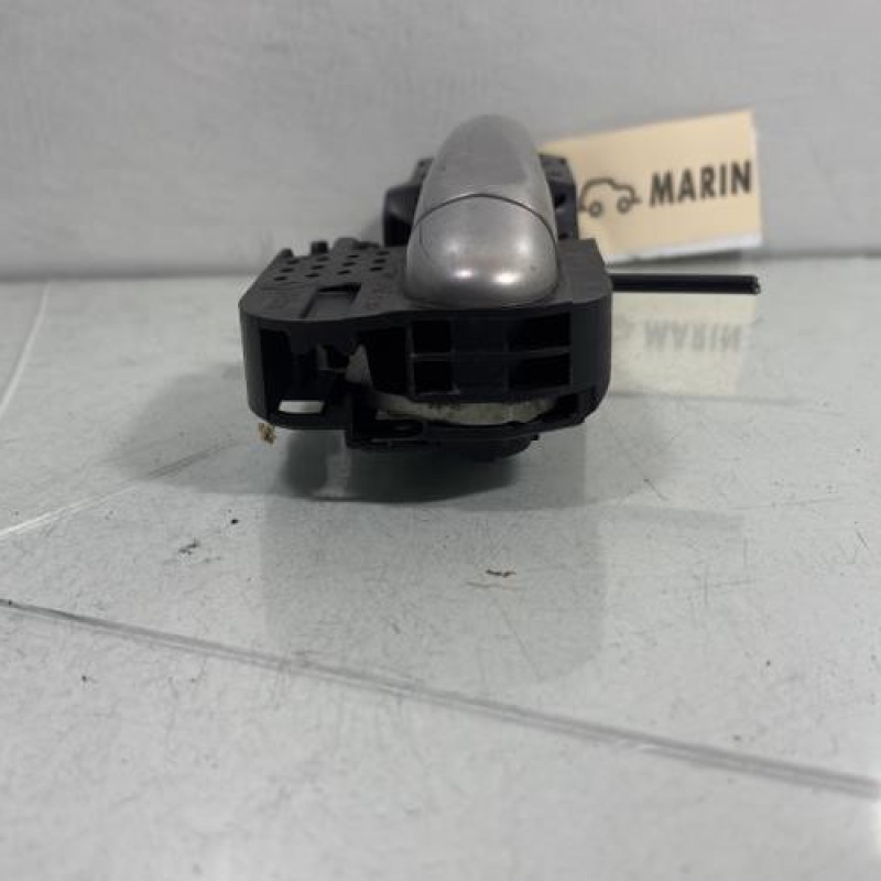 Poignee porte arriere gauche RENAULT MEGANE 3 Photo n°4