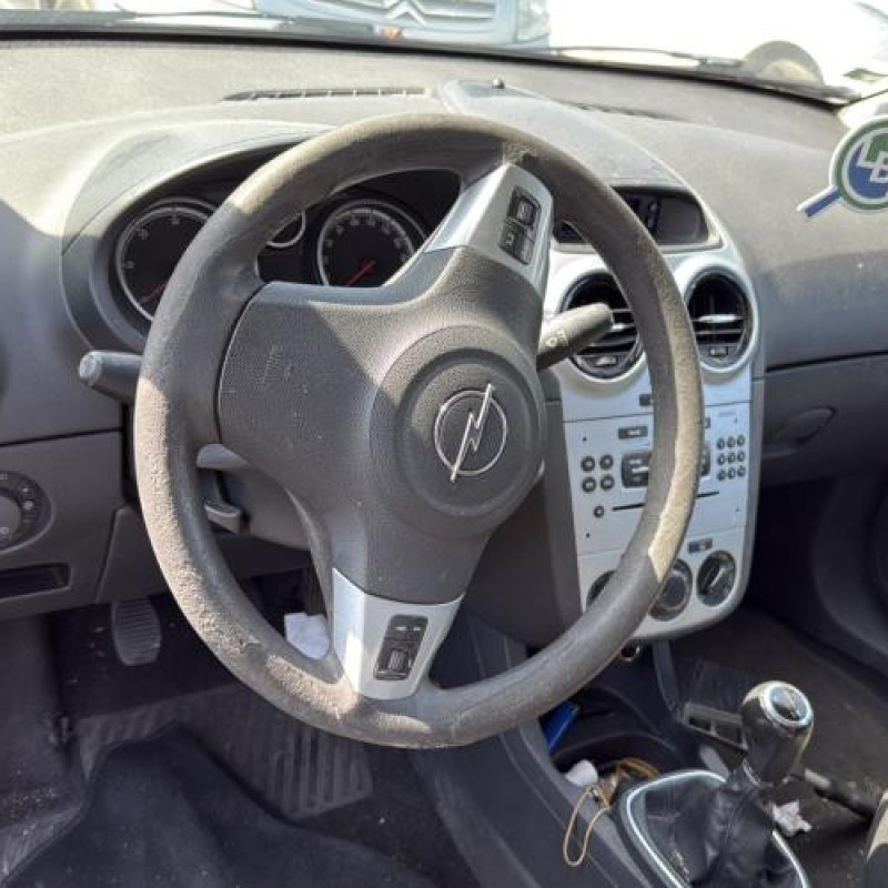 Face avant OPEL CORSA D Photo n°17