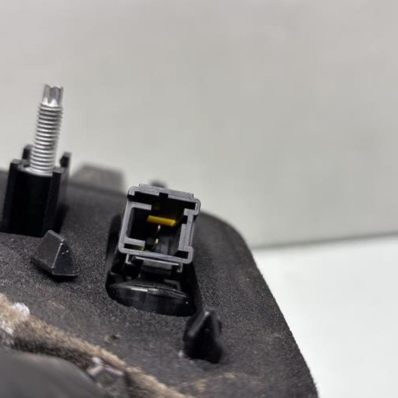 Feu arriere secondaire gauche (feux) PEUGEOT 2008 1 Photo n°3