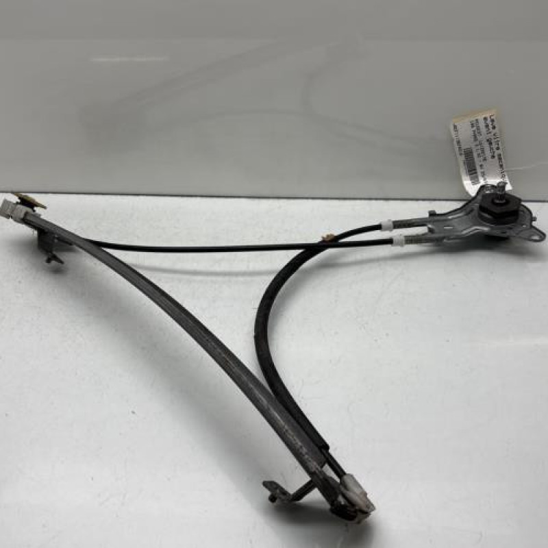 Leve vitre mecanique avant gauche PEUGEOT 106 Photo n°1